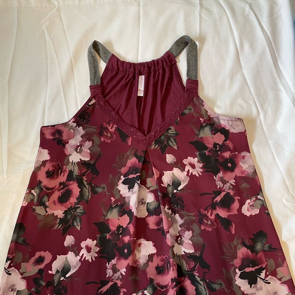 Xhilaration Floral top